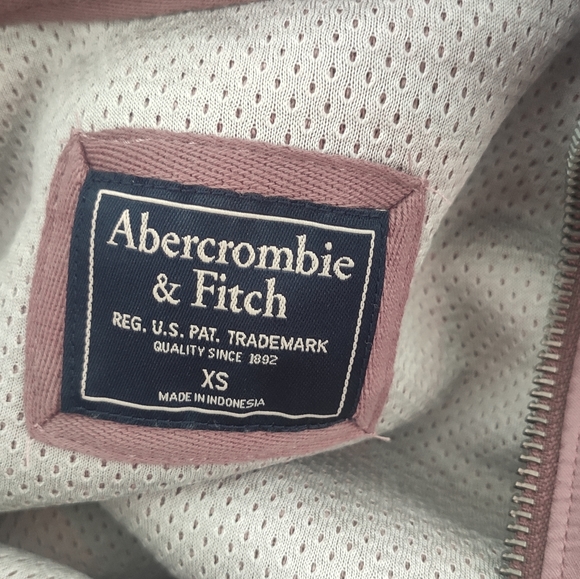 SHERPA HALF-ZIP Pullover - Picture 9 of 13